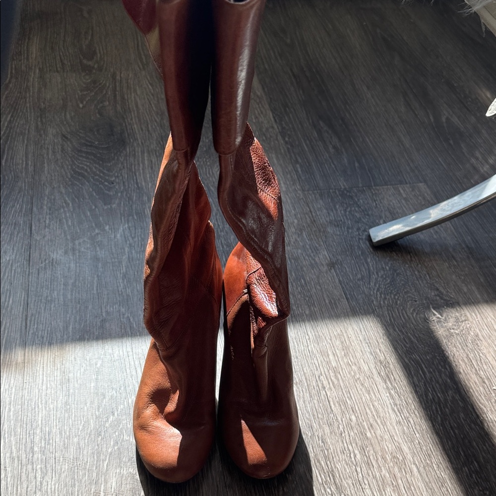 Steve Madden Chestnut boot